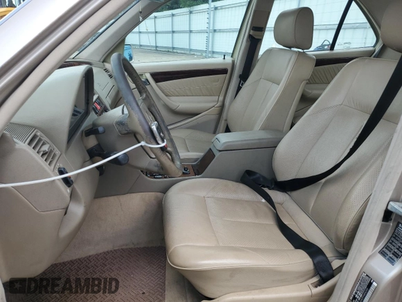 2000 Mercedes-Benz C 230 Kompressor с VIN WDBHA24G9YA806300, выставлен на аукционе Copart как лот 61999505 с пробегом 113 036 миль миль и Списание • Salvage title. История ставок и продаж доступна на DreamBid. Изображение 7.