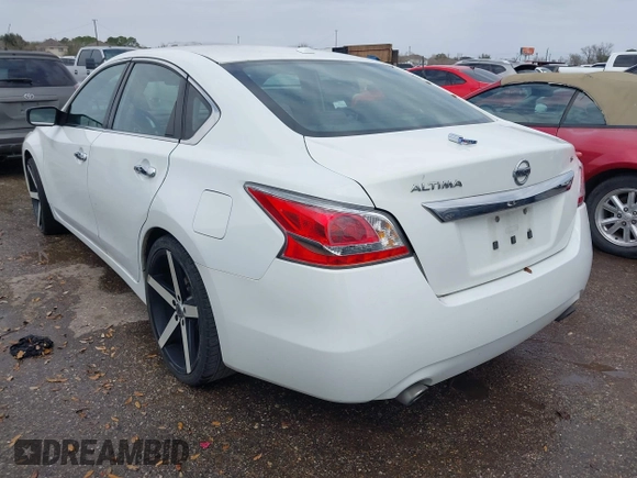 2015 Nissan Altima SV z VIN 1N4AL3AP4FC421354, wystawiony jako IAAI lot #41720274 z przebiegiem 147 487 mil mil oraz . Historia ofert i sprzedaży dostępna na DreamBid. Obrazek 3.