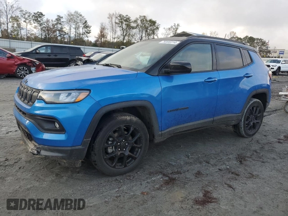 2022 Jeep Compass Altitude with VIN 3C4NJDBB4NT226402, listed as a Copart auction lot 79395314 with 10,981 mi miles and Salvage Title. Bid and sale history available at carsss.com. Image 1.