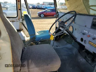 1975 Jeep CJ z VIN DJ5D6103875, wystawiony jako Copart lot #87529415 z przebiegiem 98 767 mil mil oraz Czysty tytuł • Clean title. Historia ofert i sprzedaży dostępna na DreamBid. Obrazek 7.