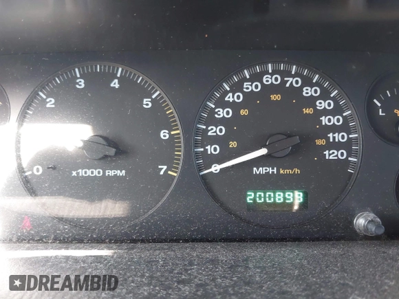 2004 Jeep Grand Cherokee with VIN 1J8GX48S24C266933, listed as a IAAI auction lot 41497122 with 200,899 mi miles and . Bid and sale history available at DreamBid. Image 7.