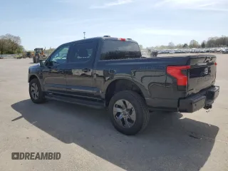 2024 Ford F-150 Lightning Flash с VIN 1FT6W3L74RWG03112, выставлен на аукционе Copart как лот 53782695 с пробегом 1 721 миль миль и Списание • Salvage title. История ставок и продаж доступна на DreamBid. Изображение 2.