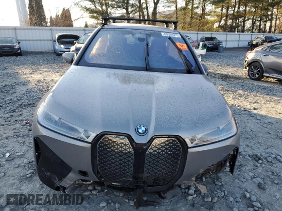 2023 BMW iX M60 with VIN WB533CF08PCK44321, listed as a Copart auction lot 88594075 with 13,829 mi miles and Salvage Title. Bid and sale history available at carsss.com. Image 5.