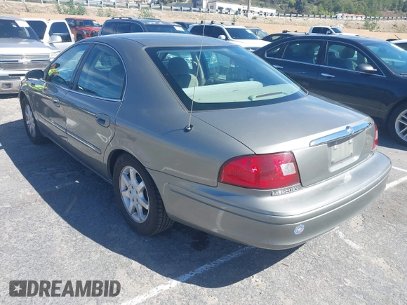 2002 Mercury Sable GS with VIN 1MEFM50U92A613552, listed as a IAAI auction lot 41718804 with 211,661 mi miles. Bid and sale history available at carsss.com. Image 3.