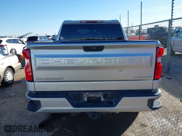 2020 Chevrolet Silverado 1500 Custom with VIN 3GCPWBEH2LG182016, listed as a IAAI auction lot 41364095 with 132,486 mi miles. Bid and sale history available at carsss.com. Image 17.