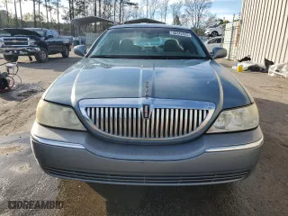2004 Lincoln Town Car Signature with VIN 1LNHM81W54Y652818, listed as a Copart auction lot 46242525 with 222,441 mi miles and Salvage Title. Bid and sale history available at carsss.com. Image 5.