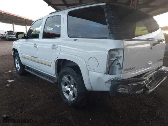 2005 Chevrolet Tahoe LT with VIN 1GNEC13T95R217565, listed as a IAAI auction lot 41361104 with 204,077 mi miles. Bid and sale history available at carsss.com. Image 3.