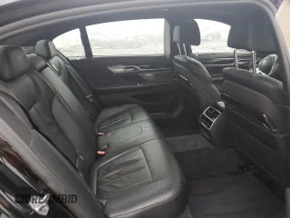 2019 BMW 7 Series 740i xDrive z VIN WBA7E4C52KGV28841, wystawiony jako Copart lot #56567375 z przebiegiem 162 220 mil mil oraz Szkody całkowita. Historia ofert i sprzedaży dostępna na DreamBid. Obrazek 10.