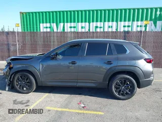 2025 Mazda CX-50 S Premium z VIN 7MMVABDMXSN330164, wystawiony jako IAAI lot #42257895 z przebiegiem Nie podano mil oraz . Historia ofert i sprzedaży dostępna na DreamBid. Obrazek 13.