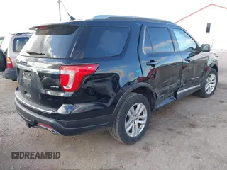2018 Ford Explorer XLT z VIN 1FM5K8D85JGC21810, wystawiony jako IAAI lot #42269512 z przebiegiem 68 533 mil mil oraz . Historia ofert i sprzedaży dostępna na DreamBid. Obrazek 4.
