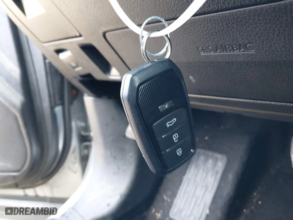 2014 Toyota Highlander XLE with VIN 5TDKKRFH9ES031689, listed as a IAAI auction lot 41614992 with 175,162 mi miles. Bid and sale history available at carsss.com. Image 11.