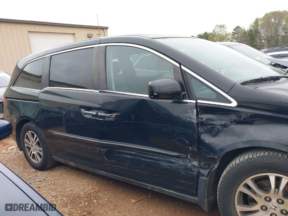 2013 Honda Odyssey EX-L with VIN 5FNRL5H68DB027412, listed as a IAAI auction lot 41944147 with 182,303 mi miles. Bid and sale history available at carsss.com. Image 13.