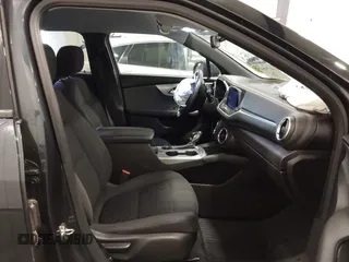 2019 Chevrolet Blazer with VIN 3GNKBGRS1KS694135, listed as a IAAI auction lot 41791847 with 30,065 mi miles and . Bid and sale history available at DreamBid. Image 5.