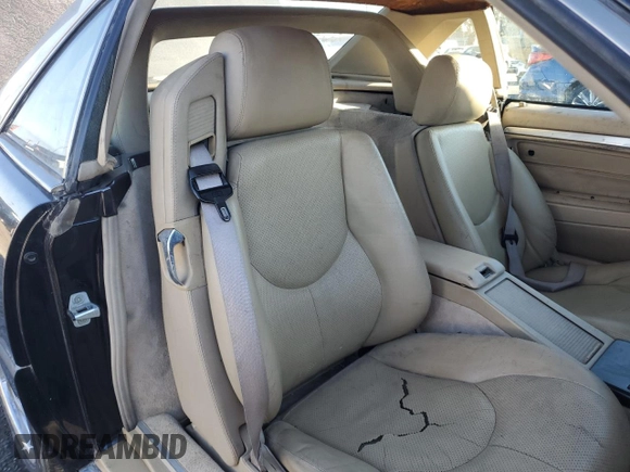 1997 Mercedes-Benz SL 500 z VIN WDBFA63F5VF144026, wystawiony jako Copart lot #80580024 z przebiegiem 138 776 mil mil oraz Czysty tytuł • Clean title. Historia ofert i sprzedaży dostępna na DreamBid. Obrazek 10.