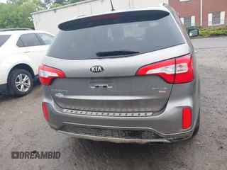 2014 Kia Sorento SX z VIN 5XYKWDA70EG478463, wystawiony jako IAAI lot #42251435 z przebiegiem 102 638 mil mil oraz . Historia ofert i sprzedaży dostępna na DreamBid. Obrazek 16.