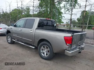 2006 Nissan Titan XE z VIN 1N6BA07A46N505410, wystawiony jako IAAI lot #42345334 z przebiegiem 267 891 mil mil oraz . Historia ofert i sprzedaży dostępna na DreamBid. Obrazek 3.