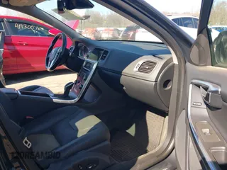 2015 Volvo S60 T5 Premier with VIN YV1612TB3F2315107, listed as a IAAI auction lot 41911081 with 121,149 mi miles. Bid and sale history available at carsss.com. Image 5.