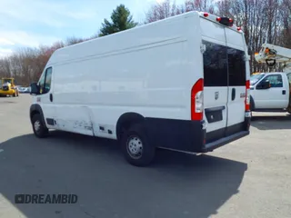 2022 Ram ProMaster Cargo with VIN 3C6MRVJG4NE111866, listed as a IAAI auction lot 42082644 with 62,444 mi miles and . Bid and sale history available at DreamBid. Image 3.