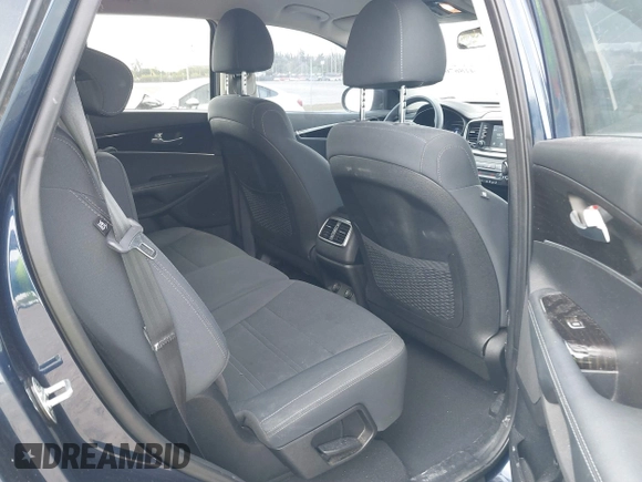 2019 Kia Sorento LX V6 with VIN 5XYPG4A57KG490476, listed as a IAAI auction lot 41867031 with 122,606 mi miles. Bid and sale history available at carsss.com. Image 8.