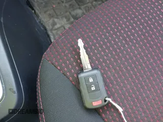 2024 Mitsubishi Mirage ES z VIN ML32FUFJ9RHF11080, wystawiony jako IAAI lot #41519944 z przebiegiem 8 800 mil mil oraz . Historia ofert i sprzedaży dostępna na DreamBid. Obrazek 11.