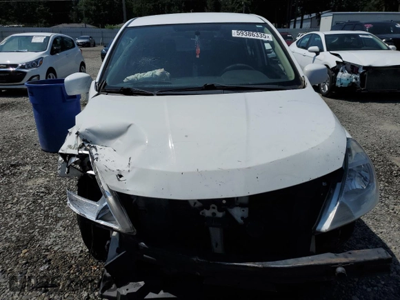 2011 Nissan Versa S z VIN 3N1BC1CP4BL433182, wystawiony jako Copart lot #59386335 z przebiegiem 174 762 mil mil oraz Szkoda całkowita • Salvage title. Historia ofert i sprzedaży dostępna na DreamBid. Obrazek 5.