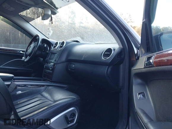 2008 Mercedes-Benz M 550 with VIN 4JGBB72E98A419096, listed as a IAAI auction lot 41808764 with 186,038 mi miles and . Bid and sale history available at carsss.com. Image 5.