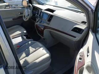 2011 Toyota Sienna XLE AAS with VIN 5TDYK3DC2BS153417, listed as a IAAI auction lot 41685324 with 158,195 mi miles. Bid and sale history available at carsss.com. Image 5.