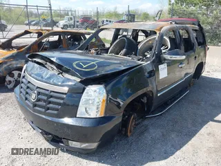 2011 Cadillac Escalade Luxury z VIN 1GYS4BEF6BR126457, wystawiony jako IAAI lot #42264320 z przebiegiem Nie podano mil oraz . Historia ofert i sprzedaży dostępna na DreamBid. Obrazek 6.