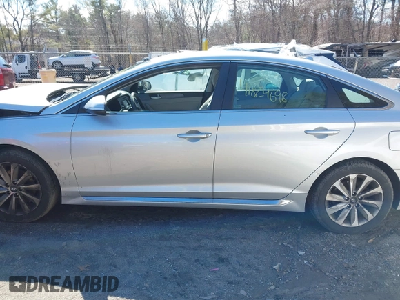2015 Hyundai Sonata Limited with VIN 5NPE34AF2FH035464, listed as a IAAI auction lot 41824698 with 130,801 mi miles and . Bid and sale history available at carsss.com. Image 14.
