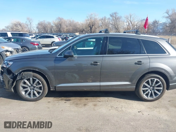 2018 Audi Q7 Premium Plus with VIN WA1LHAF78JD033266, listed as a IAAI auction lot 41749357 with 117,465 mi miles. Bid and sale history available at carsss.com. Image 14.