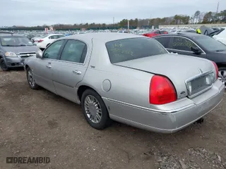 2007 Lincoln Town Car Signature Limited with VIN 1LNHM82V47Y619741, listed as a IAAI auction lot 41726243 with NaN miles. Bid and sale history available at carsss.com. Image 3.