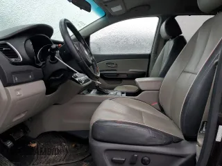 2017 Kia Sedona LX with VIN KNDMB5C15H6248167, listed as a Copart auction lot 43822195 with 101,541 mi miles and Salvage Title. Bid and sale history available at carsss.com. Image 7.