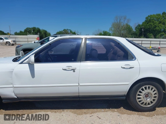 1993 Acura Legend L with VIN JH4KA7668PC025178, listed as a IAAI auction lot 41990390 with 187,755 mi miles and . Bid and sale history available at DreamBid. Image 15.