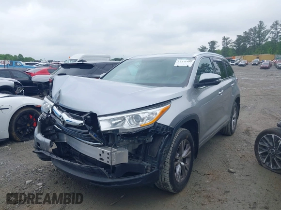 2014 Toyota Highlander XLE z VIN 5TDKKRFH1ES024090, wystawiony jako IAAI lot #42123199 z przebiegiem 58 751 mil mil oraz . Historia ofert i sprzedaży dostępna na DreamBid. Obrazek 17.