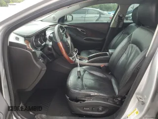 2013 Buick LaCrosse Premium 1 z VIN 1G4GF5E33DF170154, wystawiony jako Copart lot #59536615 z przebiegiem 213 717 mil mil oraz Szkoda całkowita • Salvage title. Historia ofert i sprzedaży dostępna na DreamBid. Obrazek 7.