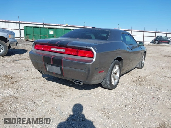 2011 Dodge Challenger z VIN 2B3CJ4DG3BH512974, wystawiony jako IAAI lot #41431931 z przebiegiem 186 845 mil mil oraz . Historia ofert i sprzedaży dostępna na DreamBid. Obrazek 4.