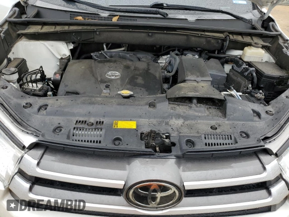2017 Toyota Highlander LE with VIN 5TDBZRFH8HS371531, listed as a Copart auction lot 59560275 with 87,200 mi miles and Salvage title. Bid and sale history available at DreamBid. Image 12.