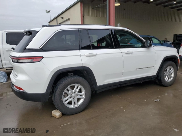 2024 Jeep Grand Cherokee Laredo X with VIN 1C4RJGAG1RC680740, listed as a Copart auction lot 41856805 with 45,235 mi miles and Clean Title. Bid and sale history available at carsss.com. Image 3.