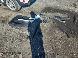 2019 MINI Countryman Cooper S с VIN WMZYT5C59K3G94318, выставлен на аукционе Copart как лот 64745385 с пробегом 38 342 миль миль и Списание • Salvage title. История ставок и продаж доступна на DreamBid. Изображение 13.