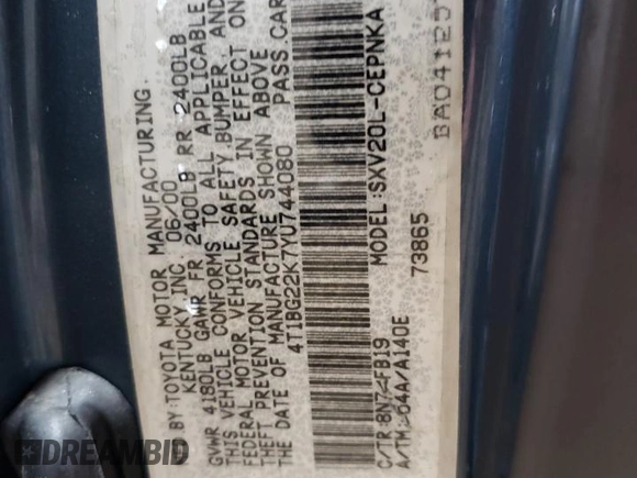 2000 Toyota Camry CE z VIN 4T1BG22K7YU744080, wystawiony jako Copart lot #56675105 z przebiegiem 226 154 mil mil oraz Szkoda całkowita • Salvage title. Historia ofert i sprzedaży dostępna na DreamBid. Obrazek 12.