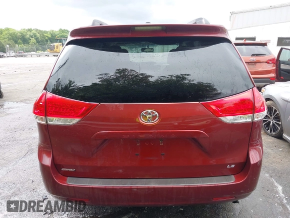 2012 Toyota Sienna z VIN 5TDKA3DC5CS012254, wystawiony jako IAAI lot #42367254 z przebiegiem 183 083 mil mil oraz . Historia ofert i sprzedaży dostępna na DreamBid. Obrazek 16.