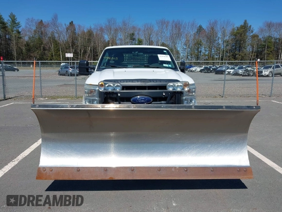 2015 Ford F-250 XLT z VIN 1FT7X2B6XFEA64744, wystawiony jako IAAI lot #41950505 z przebiegiem 200 300 mil mil oraz . Historia ofert i sprzedaży dostępna na DreamBid. Obrazek 12.