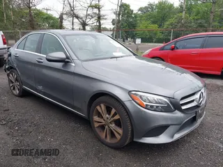 2019 Mercedes-Benz C 300 z VIN 55SWF8EB5KU300556, wystawiony jako IAAI lot #42367723 z przebiegiem 68 335 mil mil oraz . Historia ofert i sprzedaży dostępna na DreamBid. Obrazek 1.