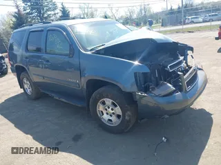 2008 Chevrolet Tahoe 3LT z VIN 1GNFK13058J187710, wystawiony jako IAAI lot #42073592 z przebiegiem 166 173 mil mil oraz . Historia ofert i sprzedaży dostępna na DreamBid. Obrazek 1.