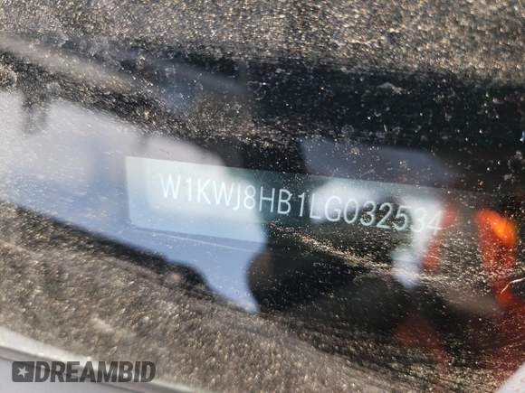 2020 Mercedes-Benz C with VIN W1KWJ8HB1LG032534, listed as a Copart auction lot 48568793 with 17,591 mi miles and . Bid and sale history available at DreamBid. Image 12.
