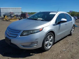 2013 Chevrolet Volt with VIN 1G1RA6E42DU112535, listed as a IAAI auction lot 42149877 with 79,979 mi miles and . Bid and sale history available at carsss.com. Image 19.