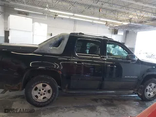 2011 Chevrolet Avalanche LS with VIN 3GNTKEE30BG375142, listed as a IAAI auction lot 41369489 with 127,165 mi miles. Bid and sale history available at carsss.com. Image 13.