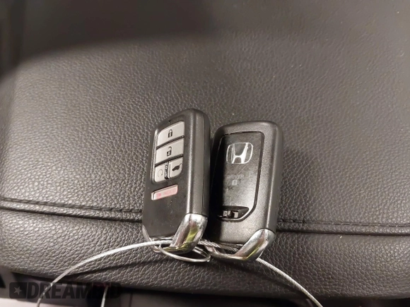 2016 Honda Pilot Elite with VIN 5FNYF6H09GB085621, listed as a IAAI auction lot 41788911 with 137,199 mi miles. Bid and sale history available at carsss.com. Image 11.