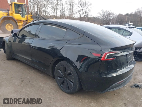 2024 Tesla Model 3 z VIN 5YJ3E1EA8RF755840, wystawiony jako IAAI lot #41677744 z przebiegiem 9 695 mil mil oraz . Historia ofert i sprzedaży dostępna na DreamBid. Obrazek 3.
