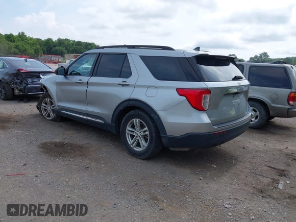 2022 Ford Explorer XLT with VIN 1FMSK7DH1NGB54044, listed as a IAAI auction lot 42502224 with 62,374 mi miles and . Bid and sale history available at DreamBid. Image 3.